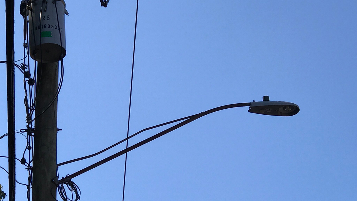 Plainville Installs Wi-Fi LED Traffic Lights