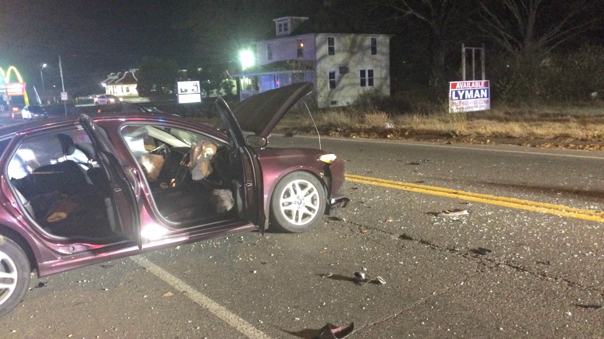3 Injured in Head-on Crash in Willimantic