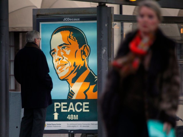 121009 OBAMA OSLO poster