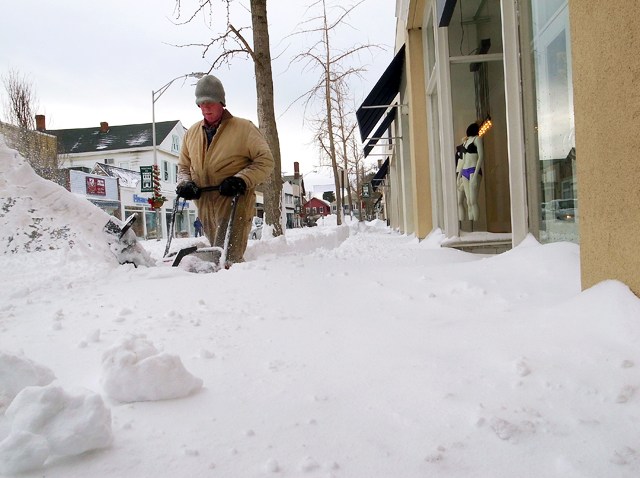 122810 BLIZZARD Clearing Sidewalk in CT