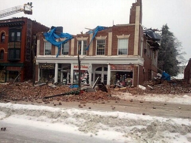 505 Main St collapsed_640_480