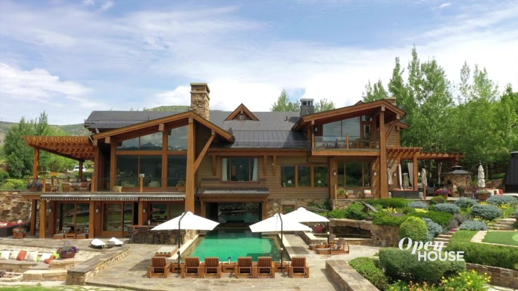 Https Www Nbcconnecticut Com News National International Nats Fans Go Wild After World Series Win Washington Dc 2078871 Https Media Nbcconnecticut Com 2019 09 Stone Fans Jpg Fit 1024 2c576 Watch Nats Fans Go Wild After World Series Win