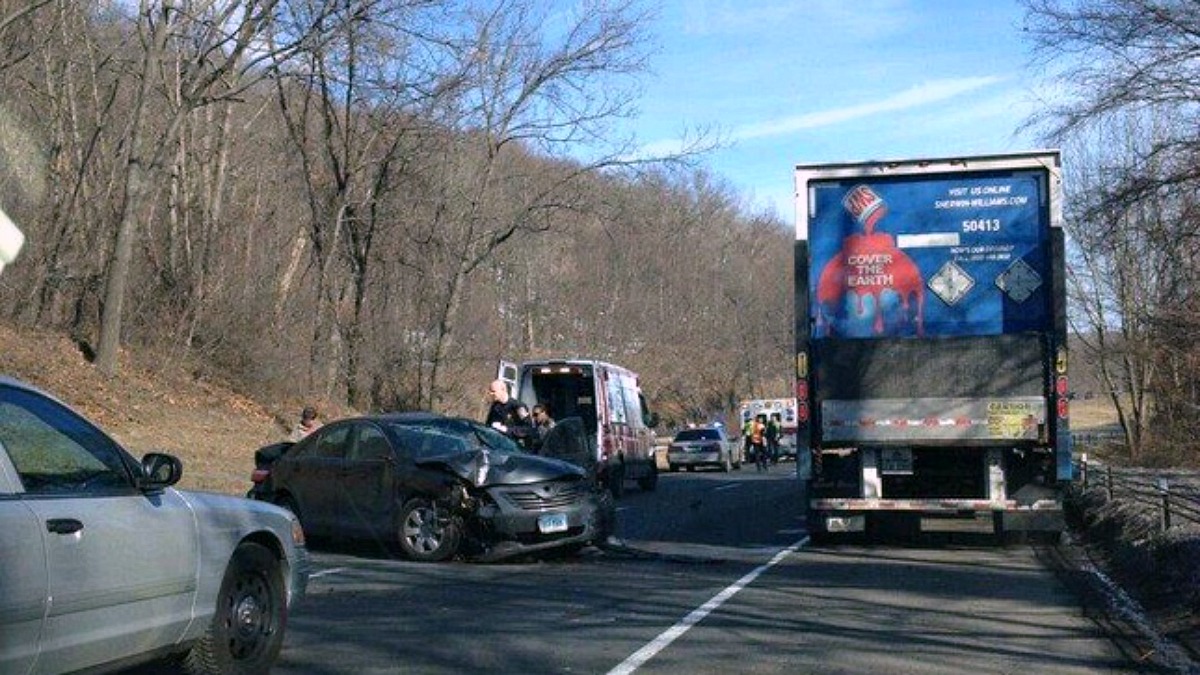 Crash Causes Backup on I84 East in Newtown NBC Connecticut