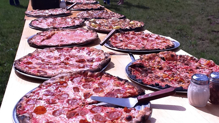 Big Green Pizza pies 722