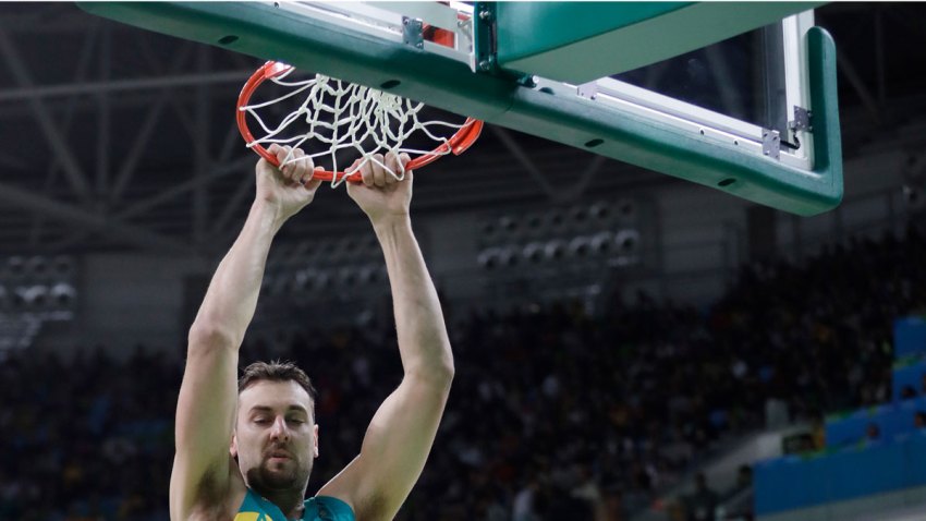 Bogut Dunk-Rio Olympics Basketball Australia-Boomers Bouncing