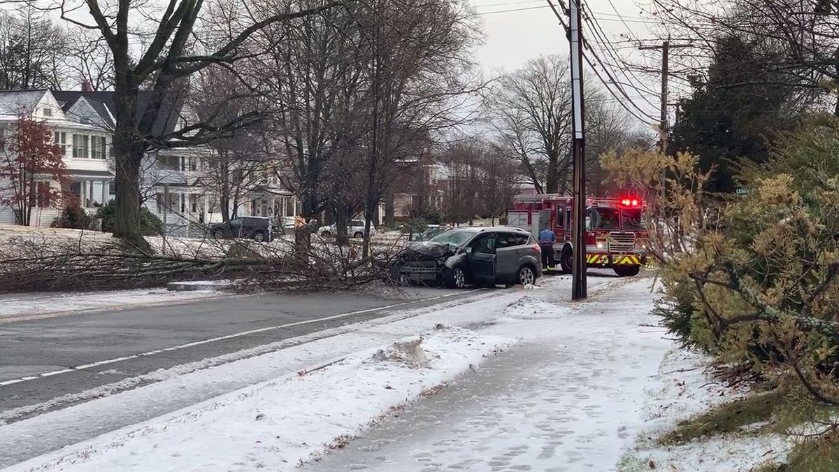 Crash Closes Part of Farmington Avenue in West Hartford – NBC Connecticut