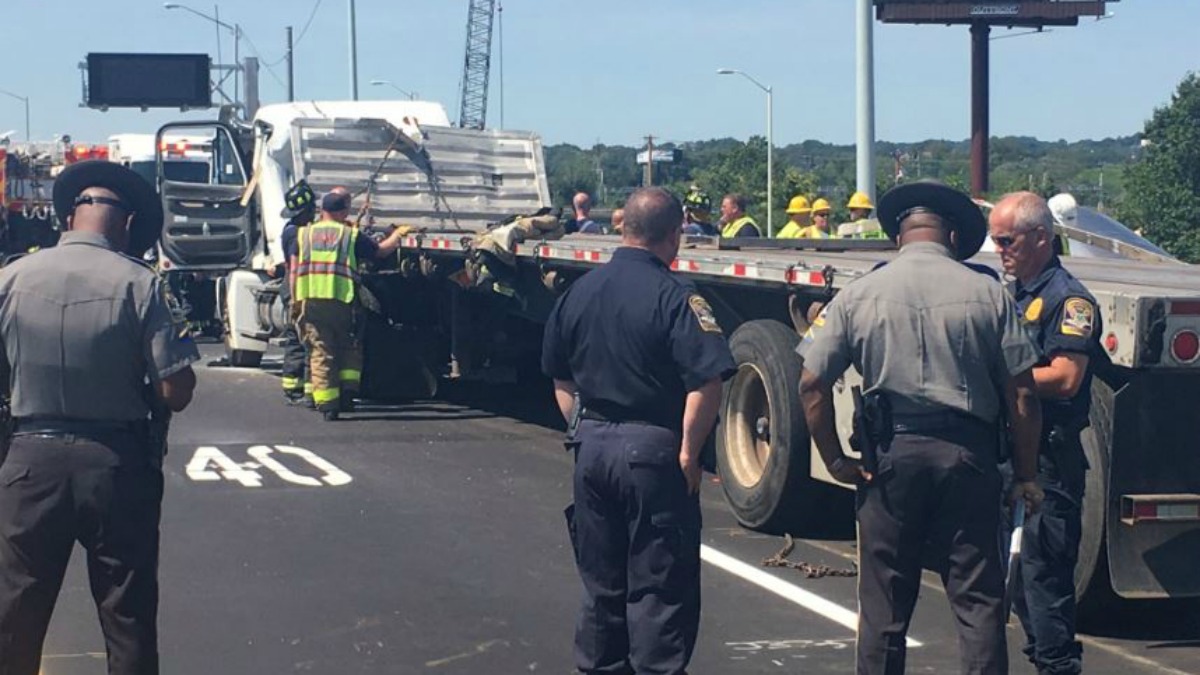 Driver Injured in Tractor Trailer Crash on I95 South NBC Connecticut
