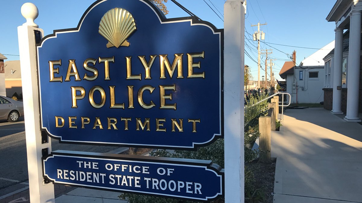 Man Arrested For Trying to Crash Into Police Officer in East Lyme: PD - Vimarsana News