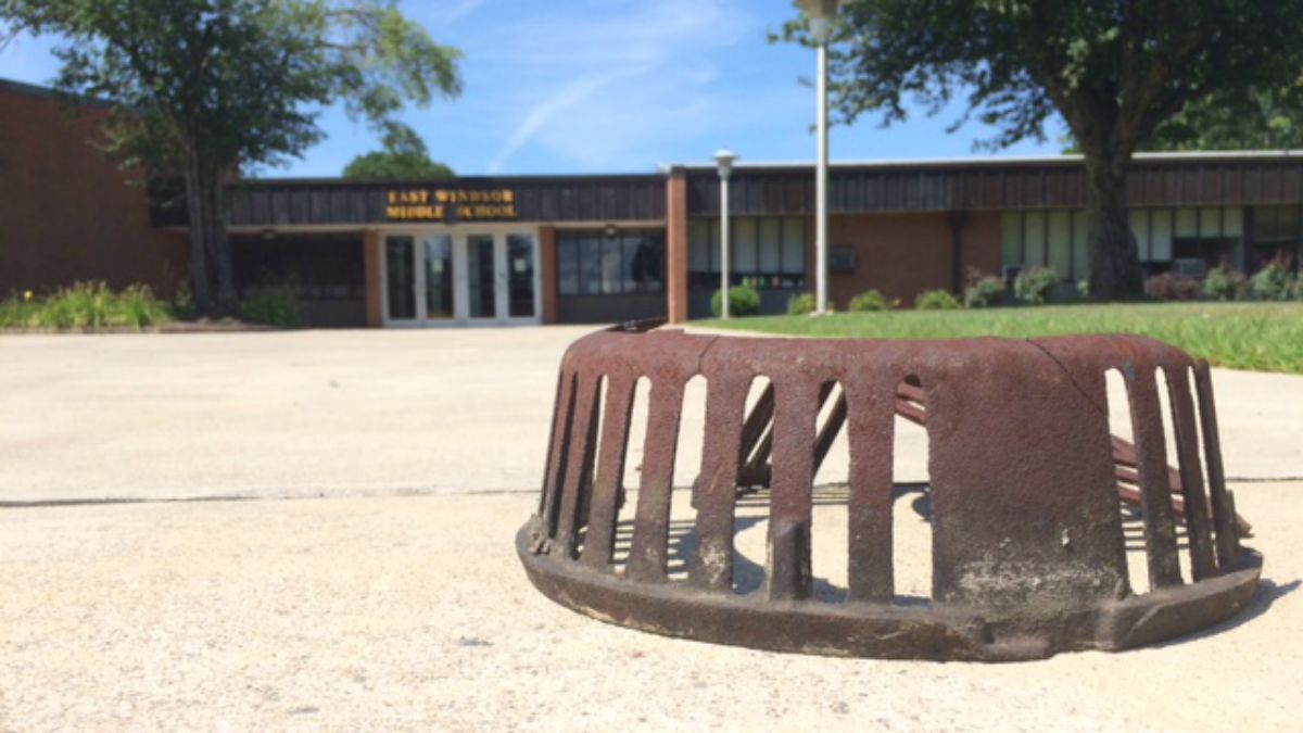 Vandals Cause Damage at East Windsor Middle School: Cops โ NBC Connecticut Vandals Cause Damage at East Windsor Middle School: Cops โ NBC Connecticut