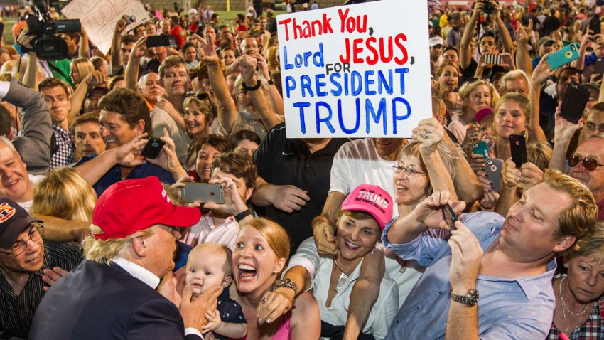 GettyImages-484797712-Trump-Alabama-Rally