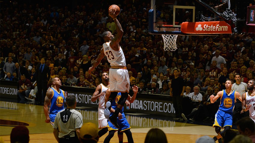 lebron-awesome-play