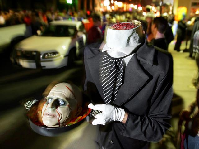 102908 Halloween costume - headless man
