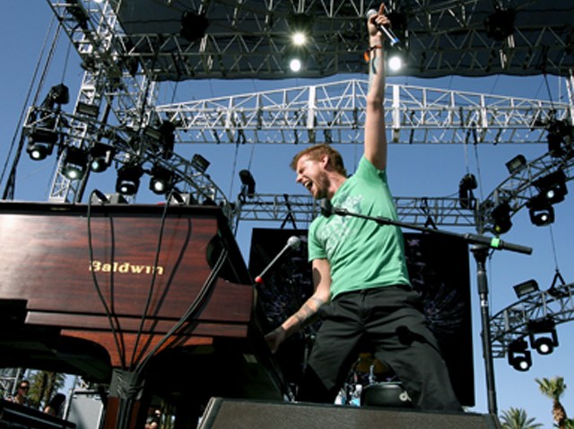 73969408TT025_Coachella_Mus