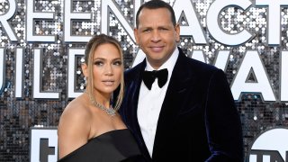 Jennifer Lopez and Alex Rodriguez may be looking to purchase a baseball team.
