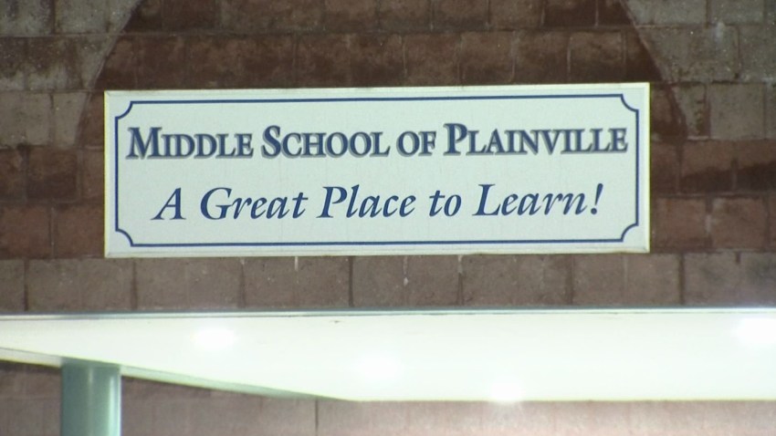 MIDDLE SCHOOL OF PLAINVILLE