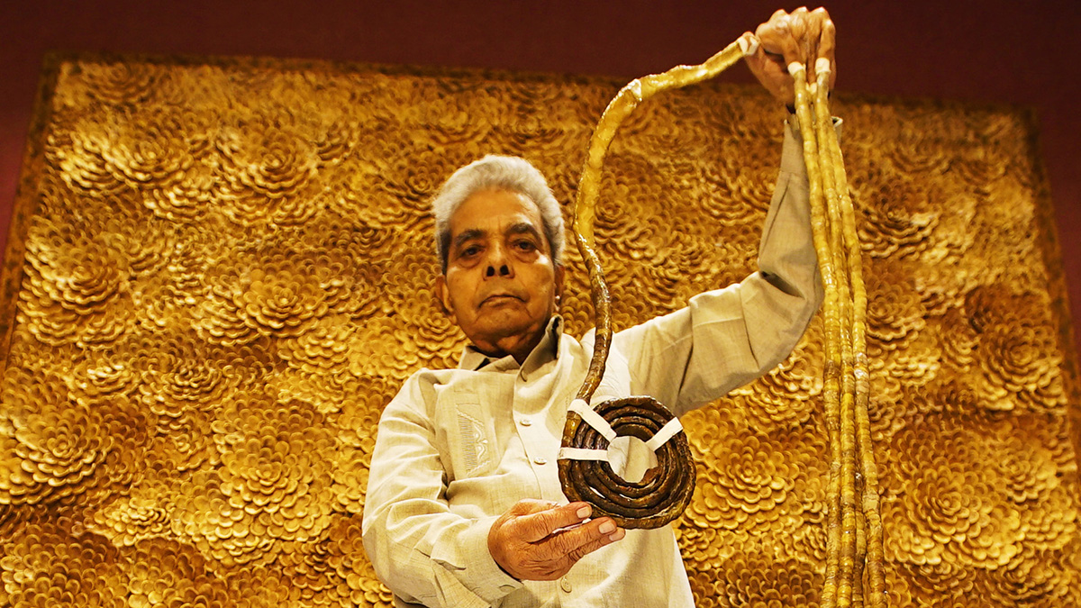 Workers reveal what it's really like to work at hooters Man With Longest Fingernails in the World Cuts Them in New York After 66 Years – NBC Connecticut