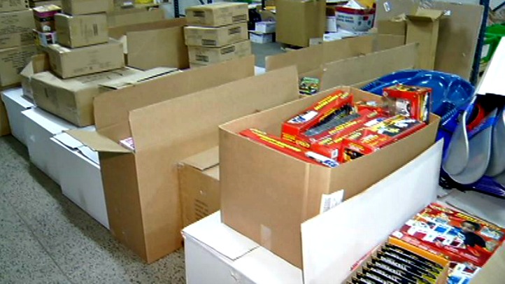 Hundreds of Toys for Sandy Hook Elementary Students - NBC ...