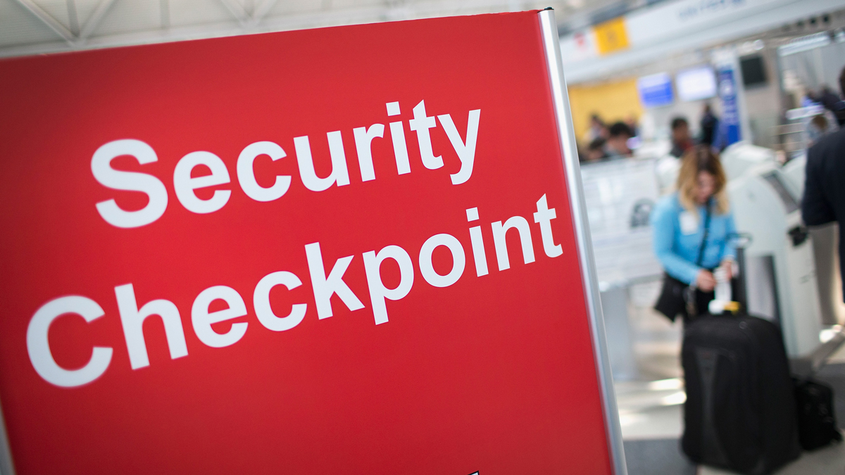 U.S. airports warn of hours-long security lines for travel as shutdown continues