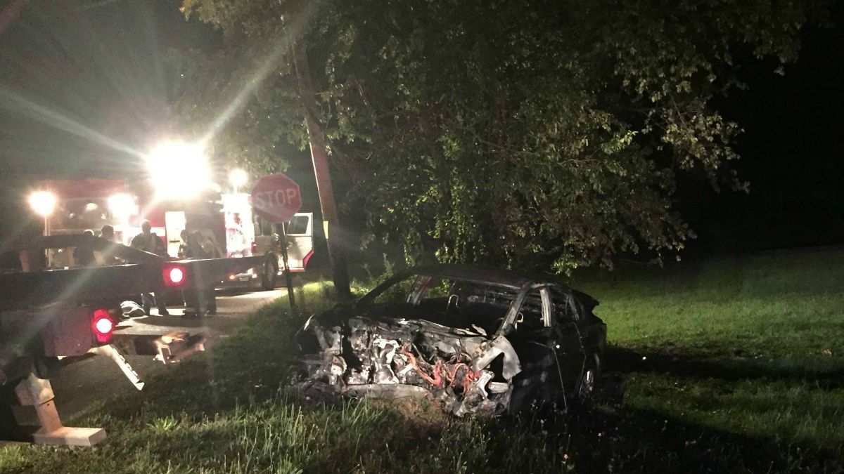 Neighbor Helps Police Pull Seriously Injured Teenager, 19, From Burning