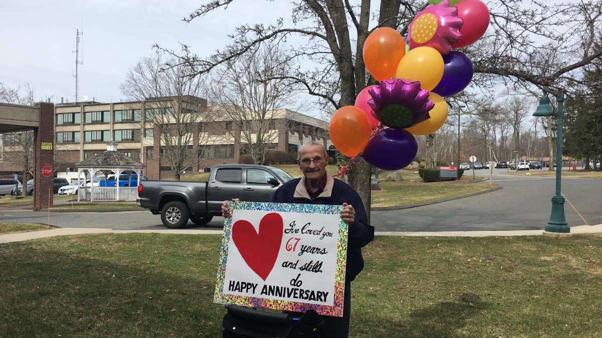 Husband Celebrates 67th Anniversary Outside Wife S Nursing Home