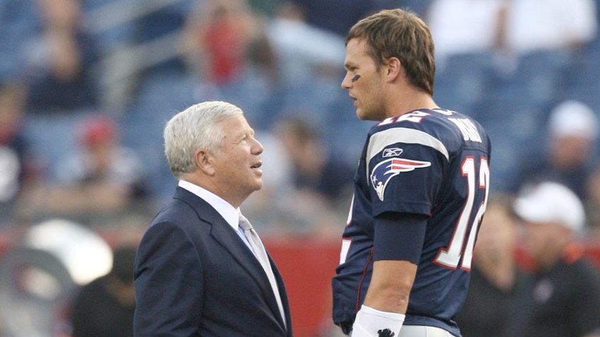 bob-kraft-tom-brady-high5