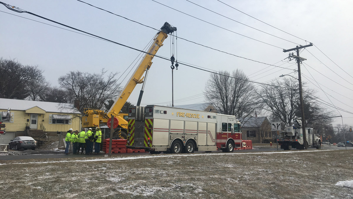 Crane Hits Power Lines in Wethersfield NBC Connecticut