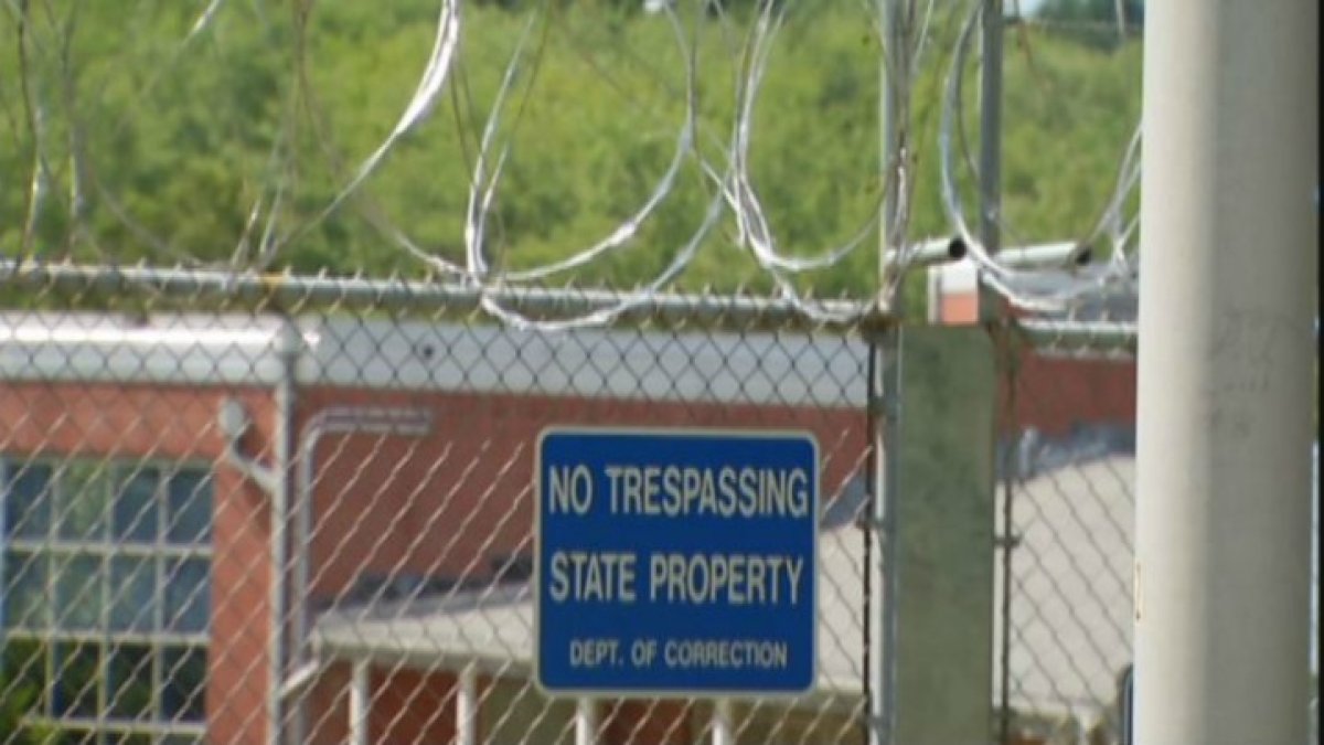 2 correction officers injured after prisoner assaults them in Suffield