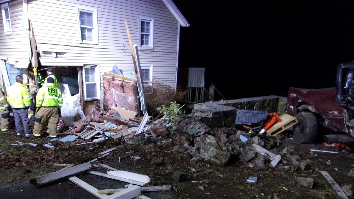 Truck Slams into Home in Newtown, One Arrested – NBC Connecticut