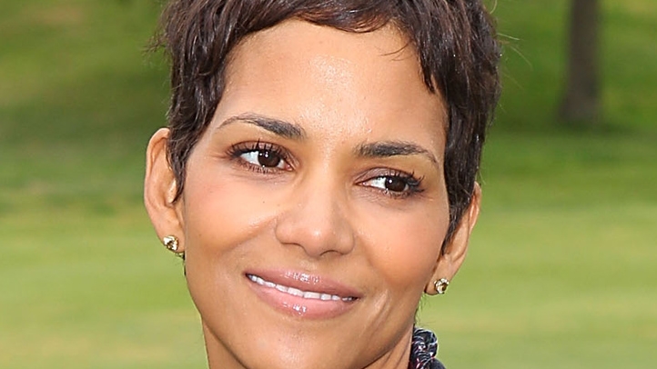 halle_berry_042011_722x406_1891121435