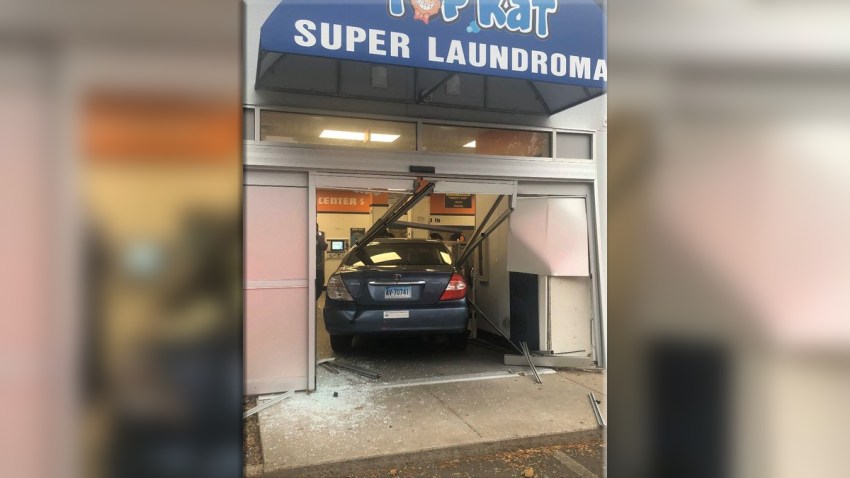 hamden car into building fs