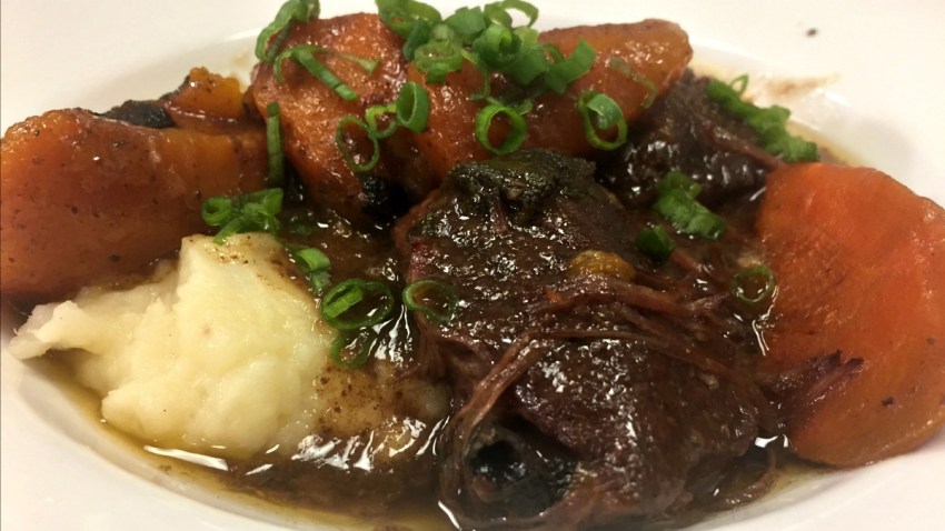 slow cooker beef carrots