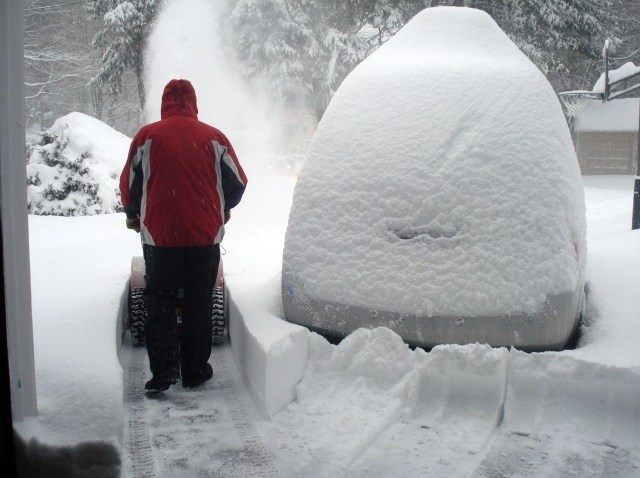 snowblower in west hartford_640_480