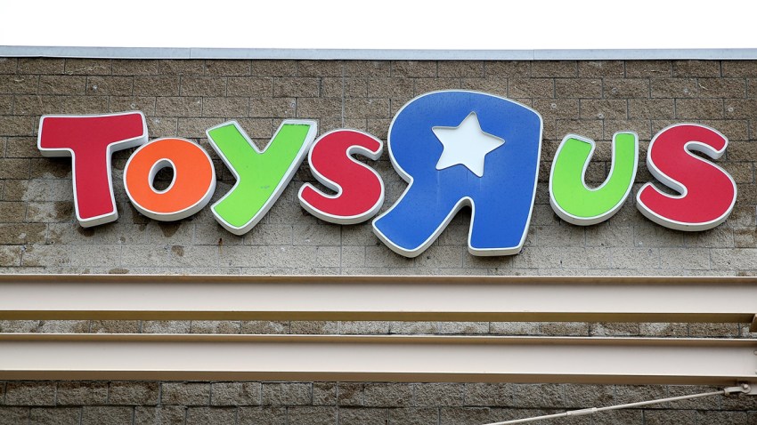 2018153_775141741JS006_Toys_R_Us_Fi.jpg