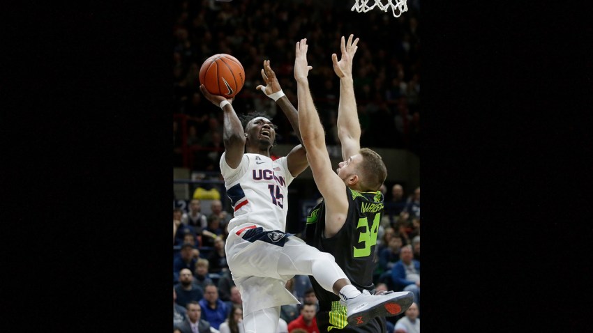 uconnblack-background-1468370534d5s