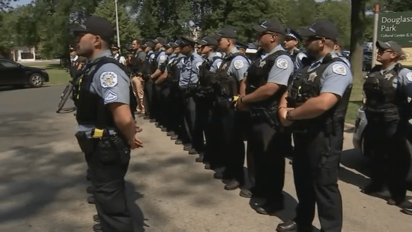 web - chicago police presence 8-4