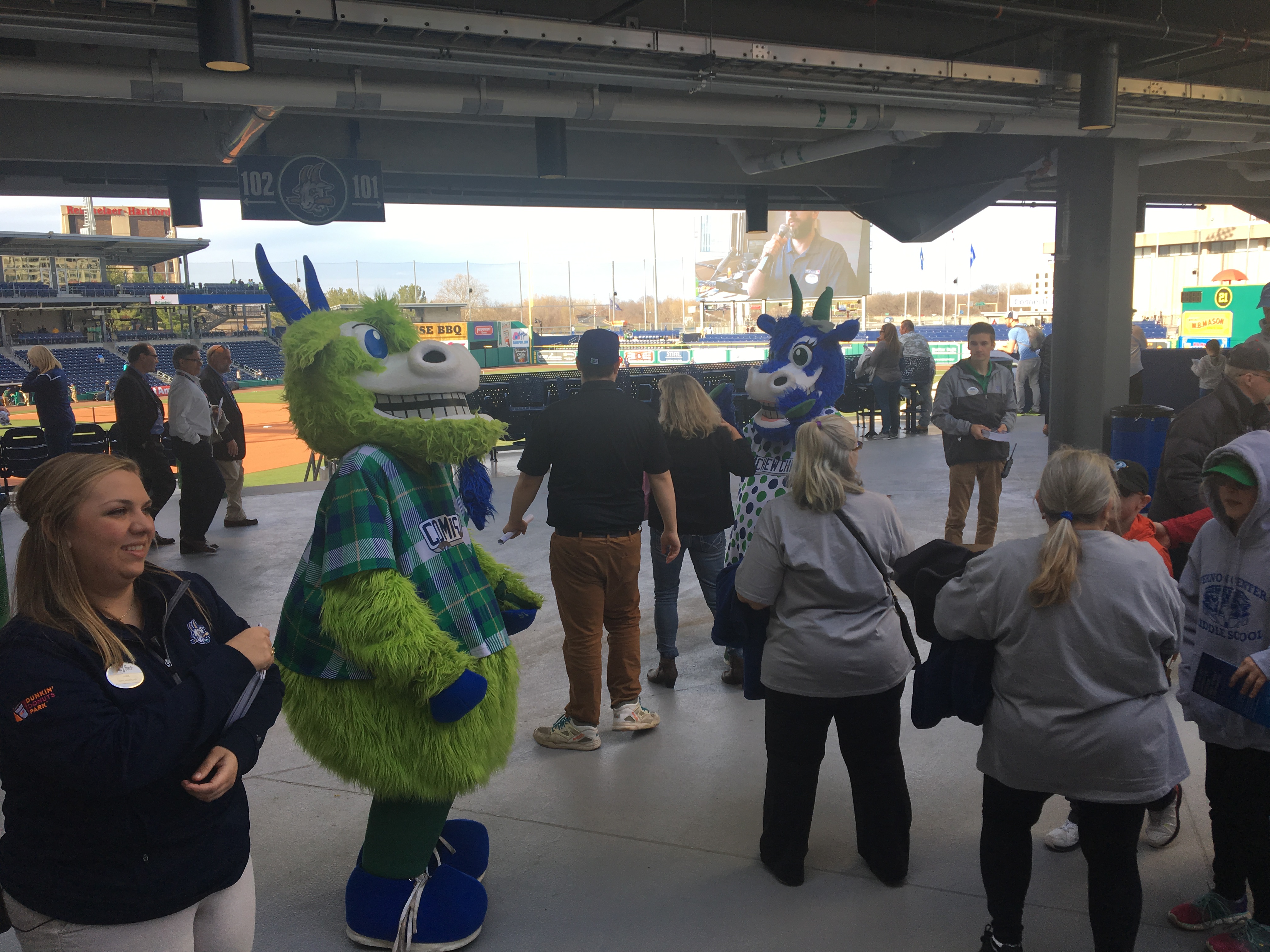 Tim Tebow Returns To Dunkin' Donuts Park – Hartford Courant