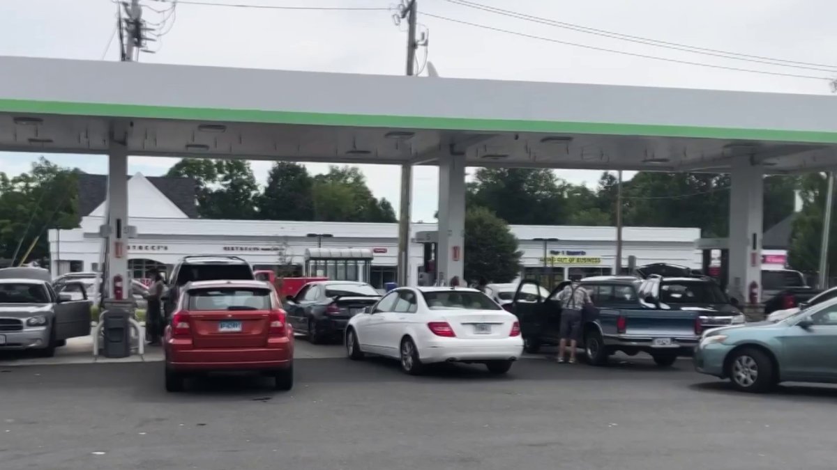 Big Lines Form at Glastonbury Gas Station NBC Connecticut