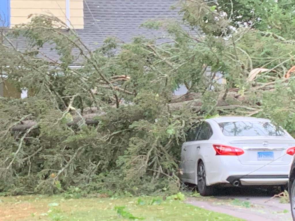 [UGCHAR-CJ-weather] Rosedale Rd. West Hartford.