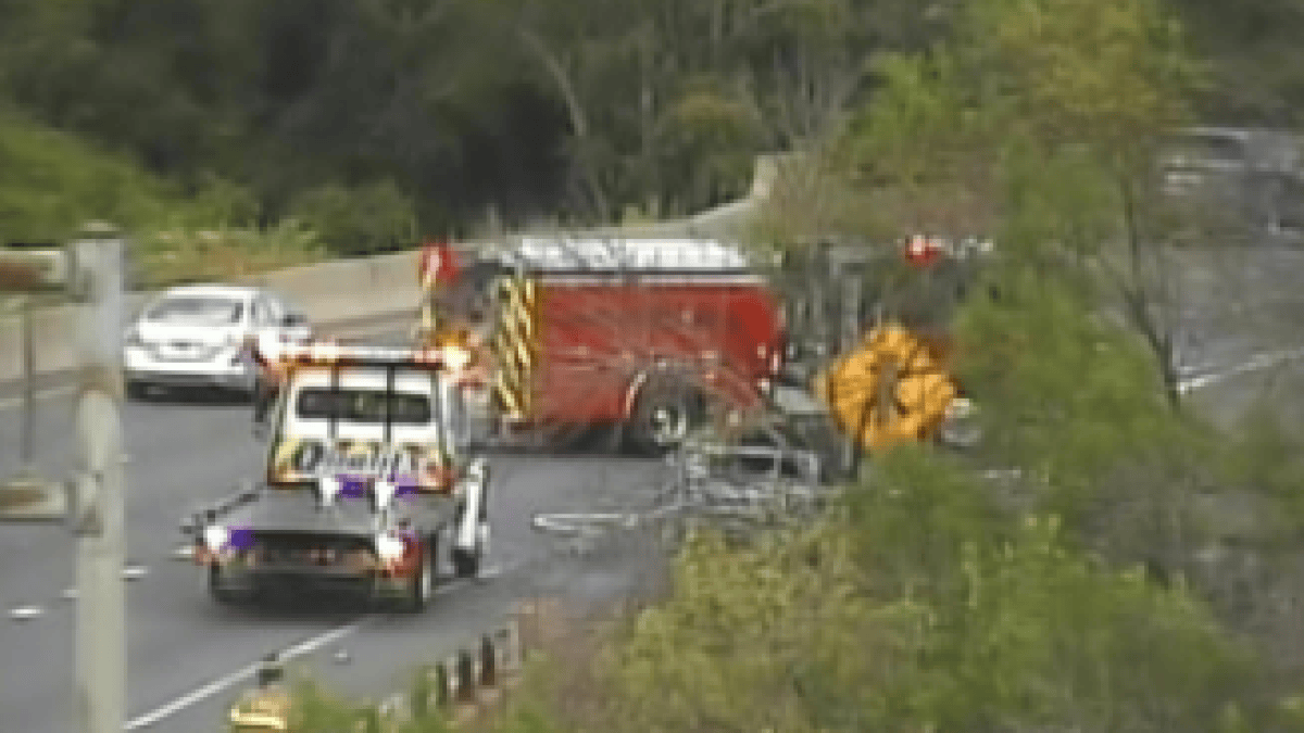 Car Fire Closes One Lane of Traffic on I-84 in East Hartford – NBC ...