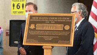 Plaque commemorating 100th birthday of Union Station