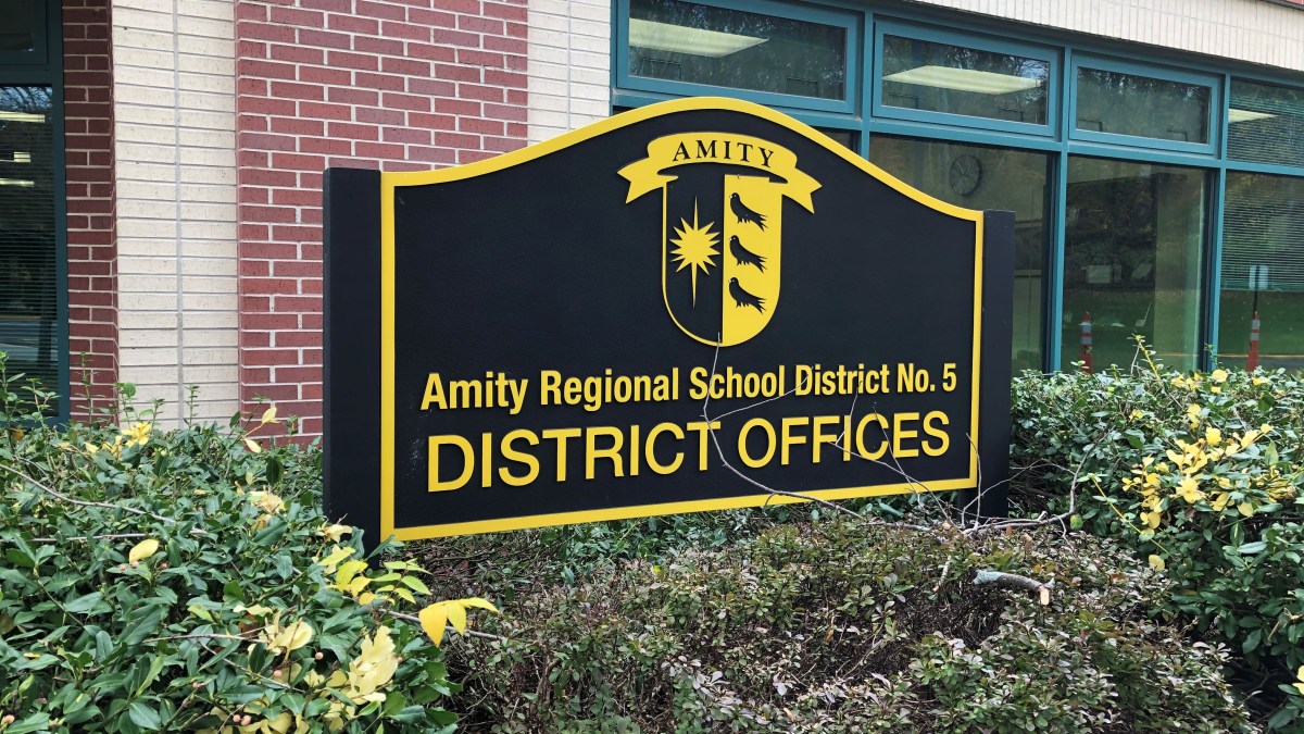 Amity Regional School District No. 5 Weighs Return to Full InPerson