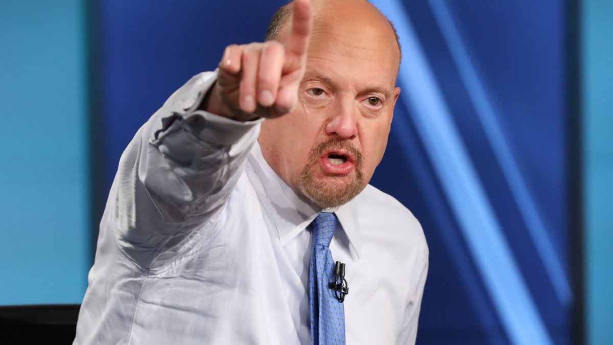 Cramer's Investing Club: Markets Saw Wild Swings Ahead of a Huge Week for Club Stock Earnings - Vimarsana News