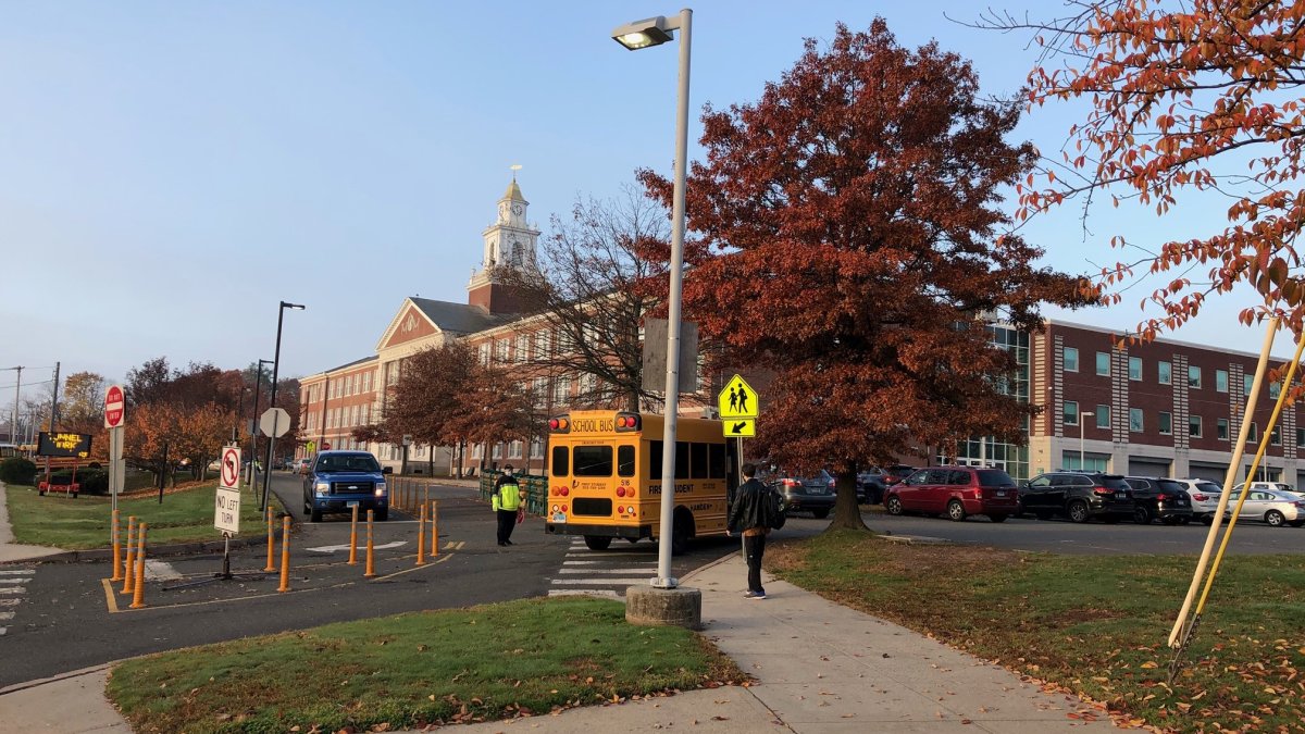 Hamden Board of Ed. to Vote on Moving to All Remote Learning During
