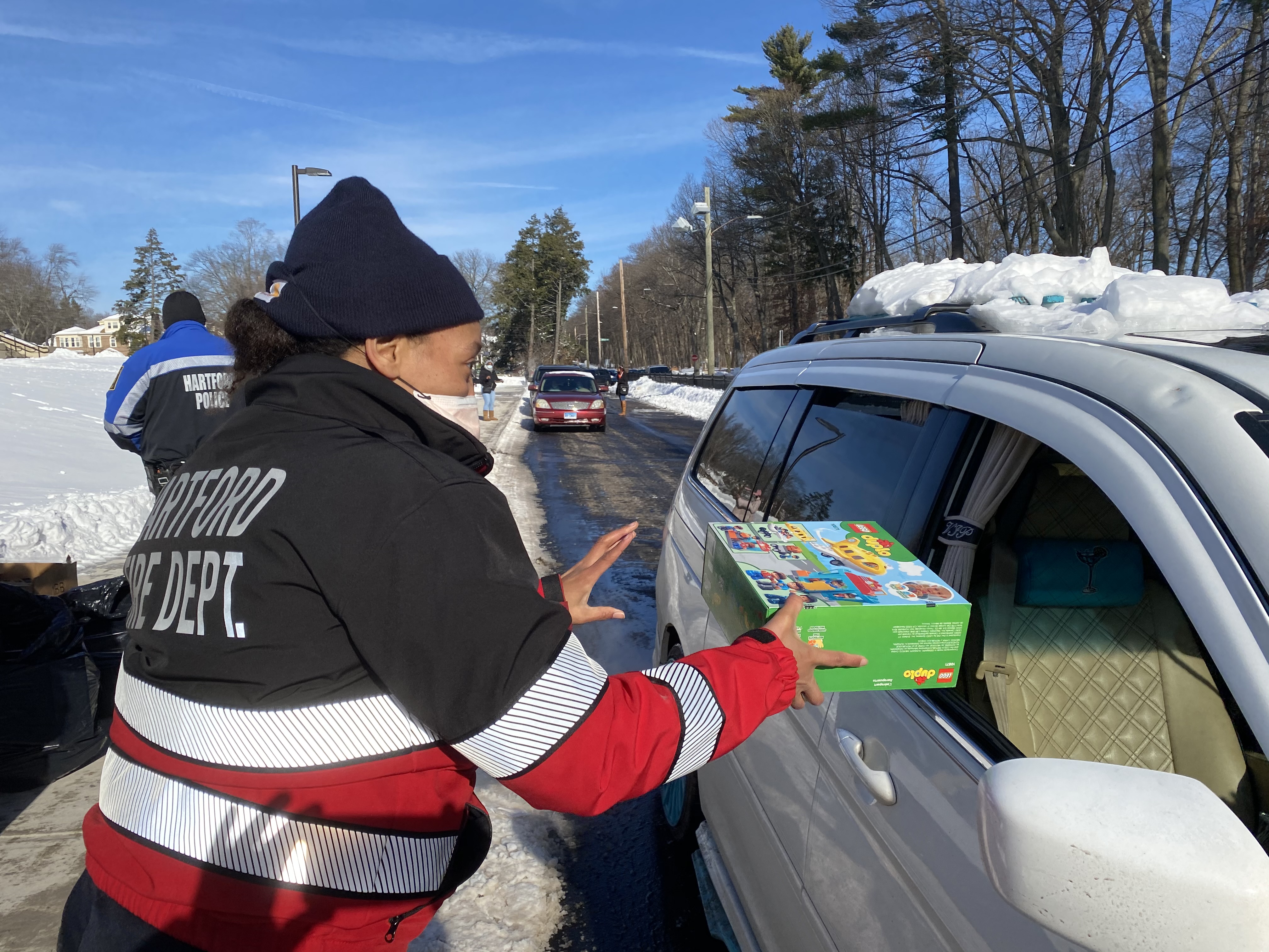 Holiday Meals, Toys to be Given Out in Hartford Today - Vimarsana News
