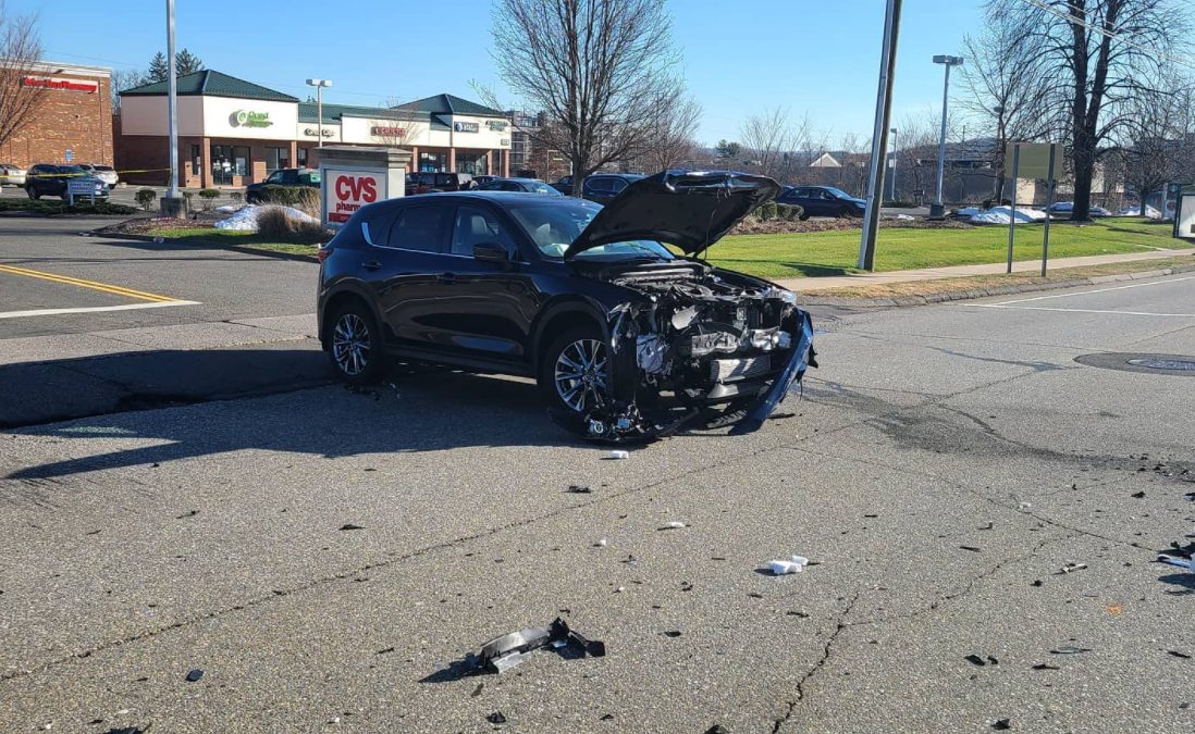 MultiVehicle Crash Closes Part of Silas Deane Highway in