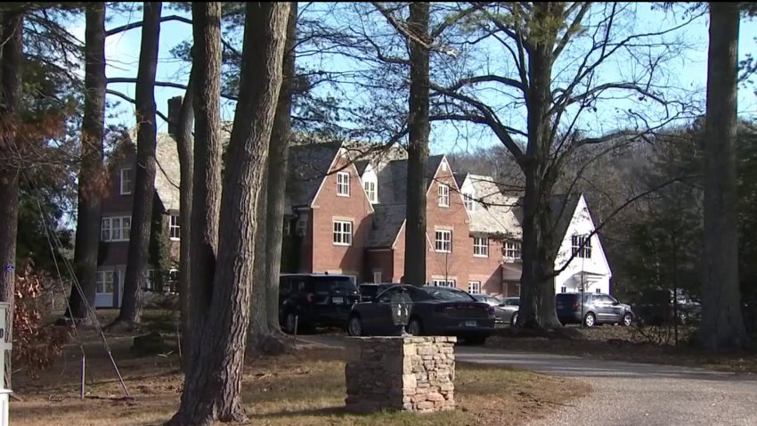 State Police Return to Farmington Home in Search For Jennifer Dulos