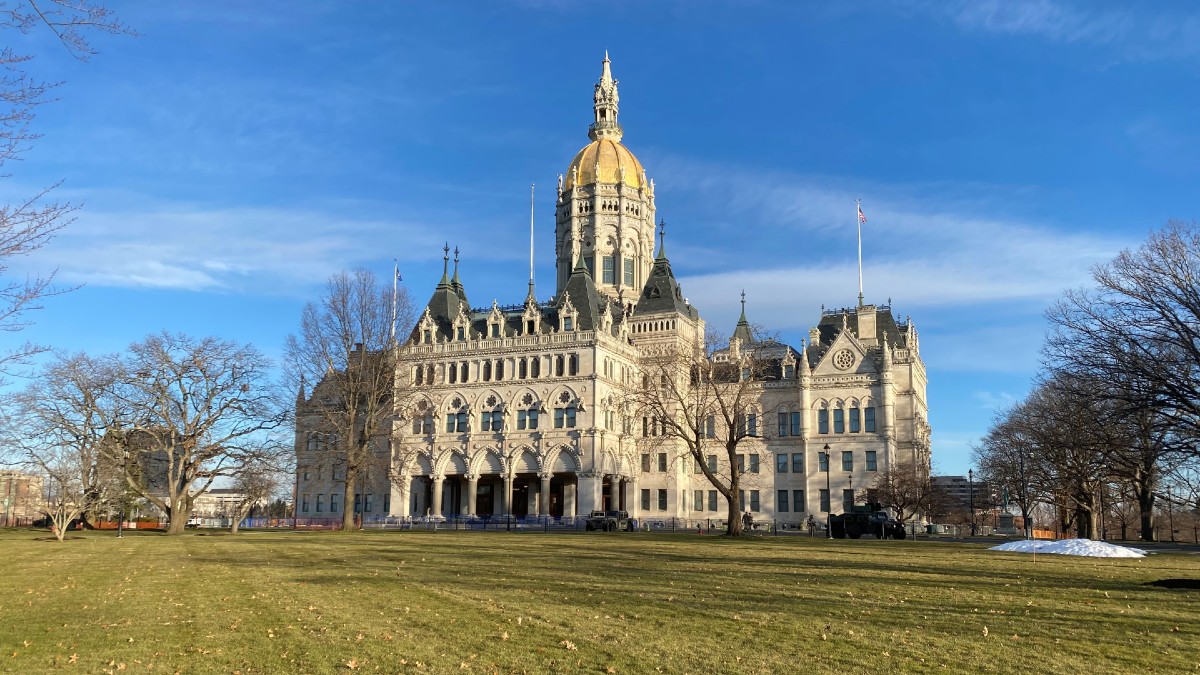 Man Arrested For Vandalizing State Capitol Building Police Nbc Connecticut 