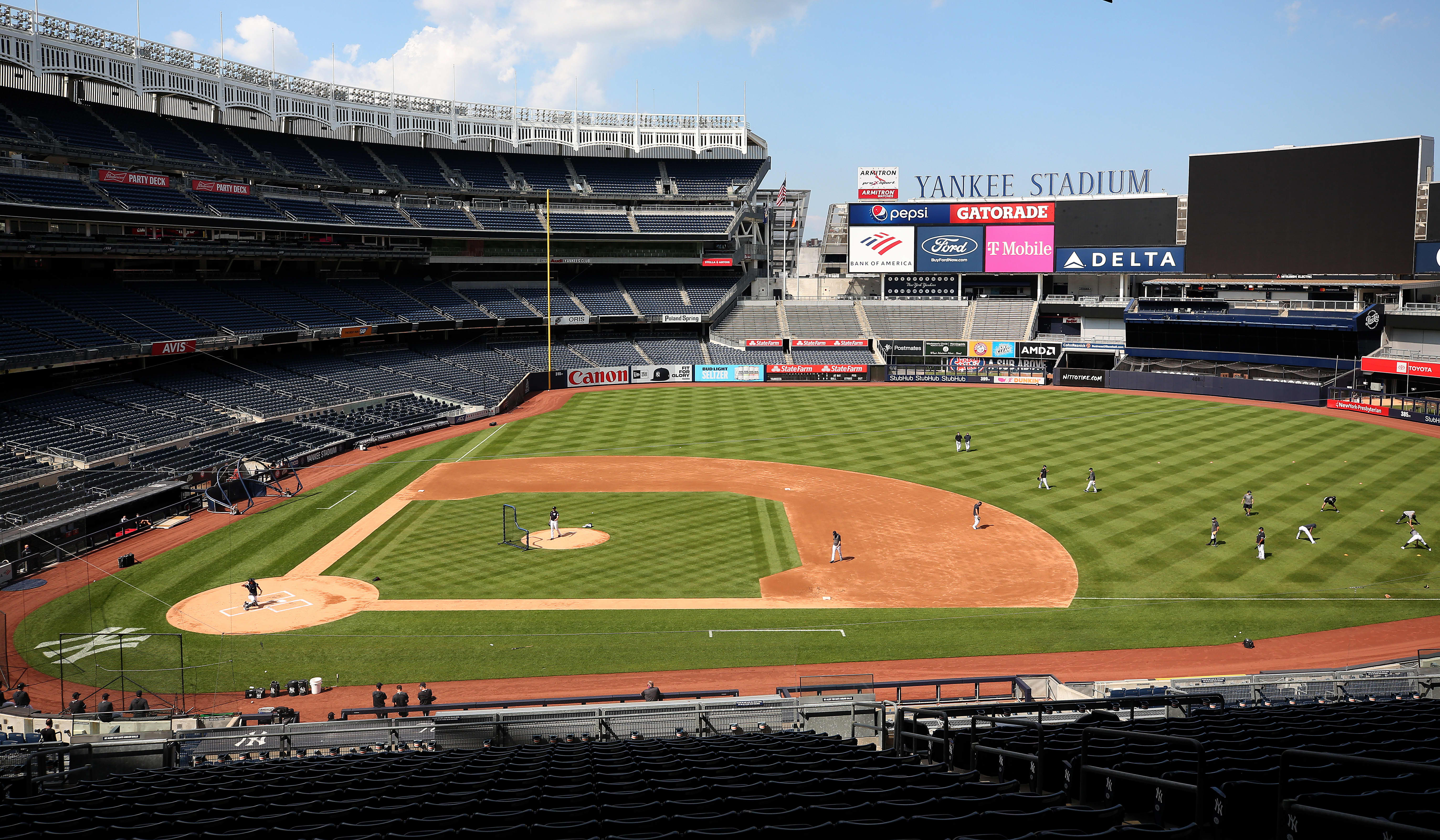 Covid Live Updates: Yankee Stadium Opens for Vaccinations Friday, San Francisco Sues Its Own School District - Vimarsana News