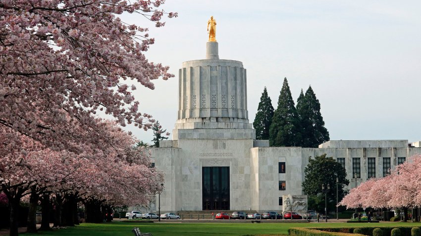 Oregon state capitol building