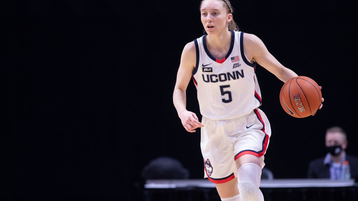 UConn’s Paige Bueckers Becomes First Freshman to Earn Naismith Trophy ...